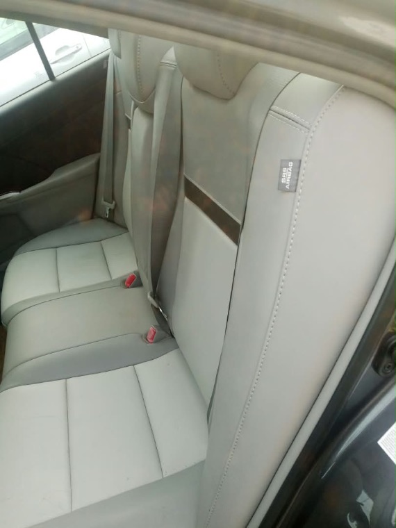 Toyota Camry XLE thumbnail 5
