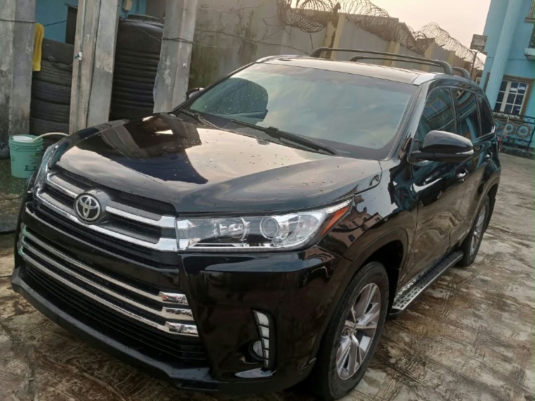 Toyota Highlander XLE thumbnail 5