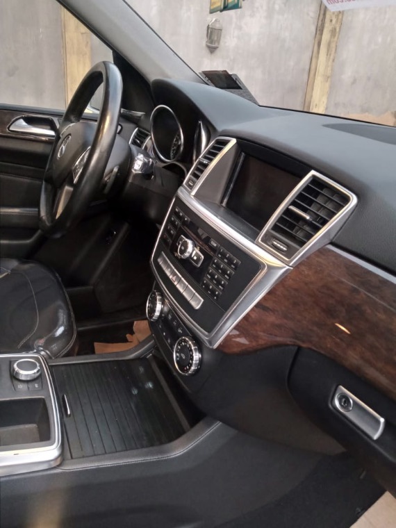 Mercedes Benz thumbnail 5