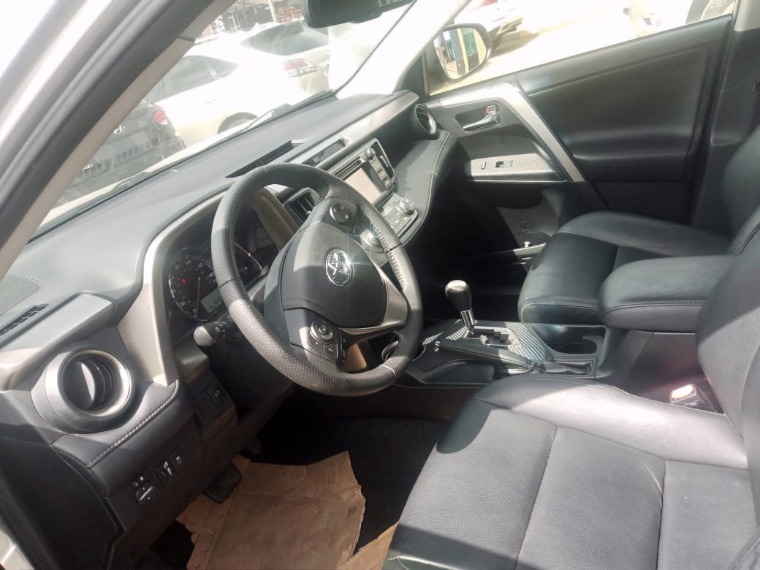 Toyota RAV4 thumbnail 3