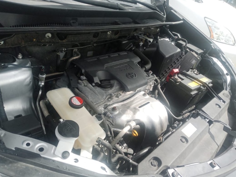 Toyota RAV4 thumbnail 6