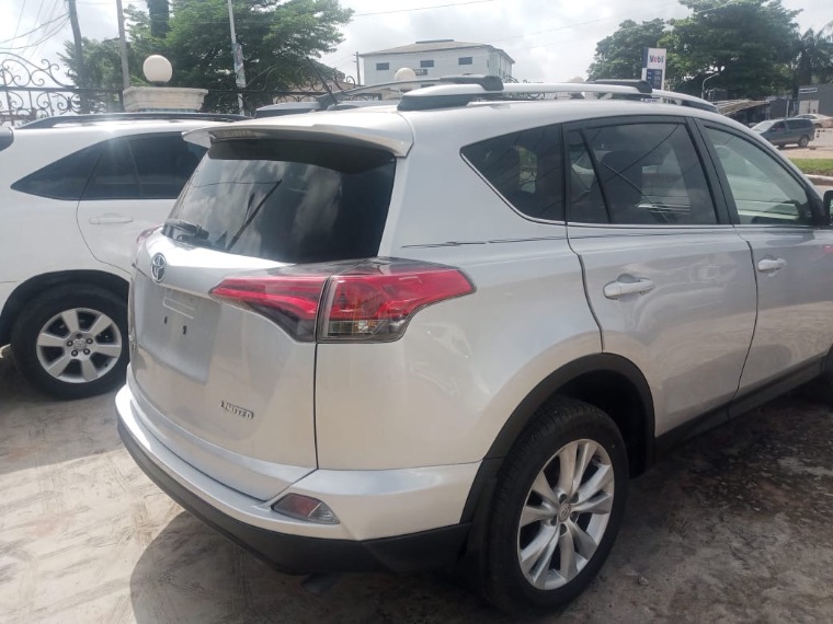 Toyota RAV4 thumbnail 9