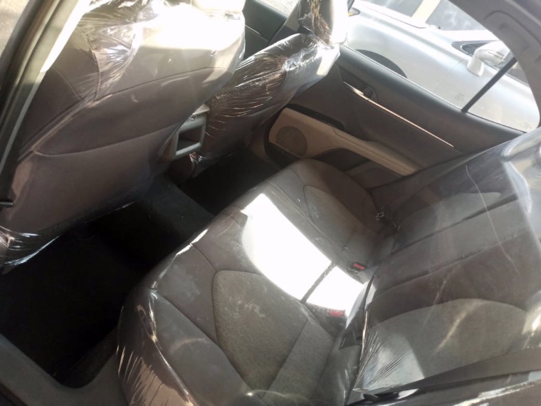 Toyota Camry LE thumbnail 4