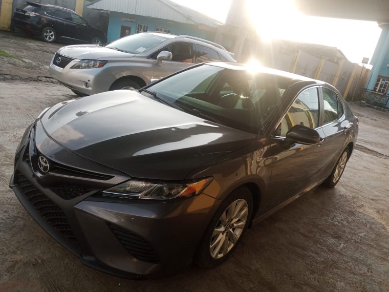 Toyota Camry LE thumbnail 8
