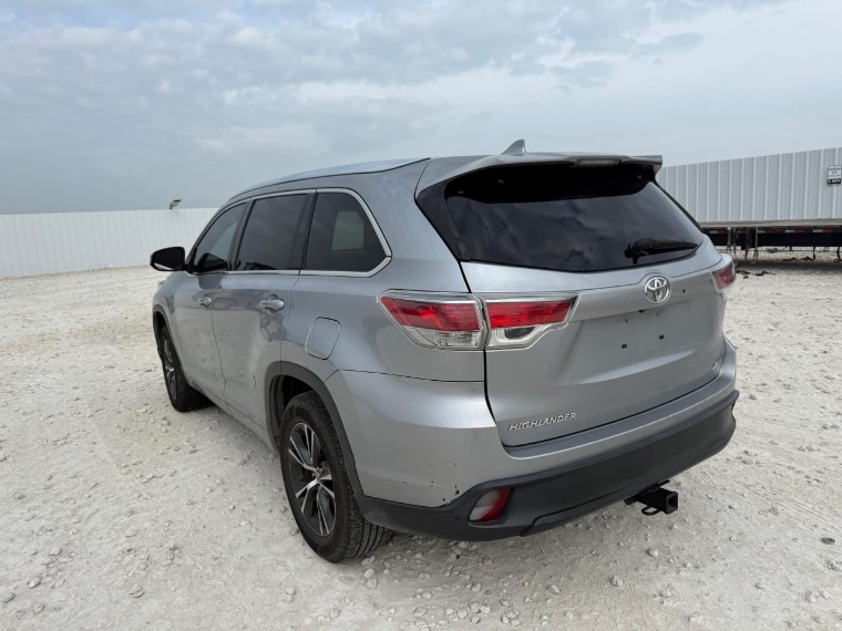Toyota Highlander XLE thumbnail 1